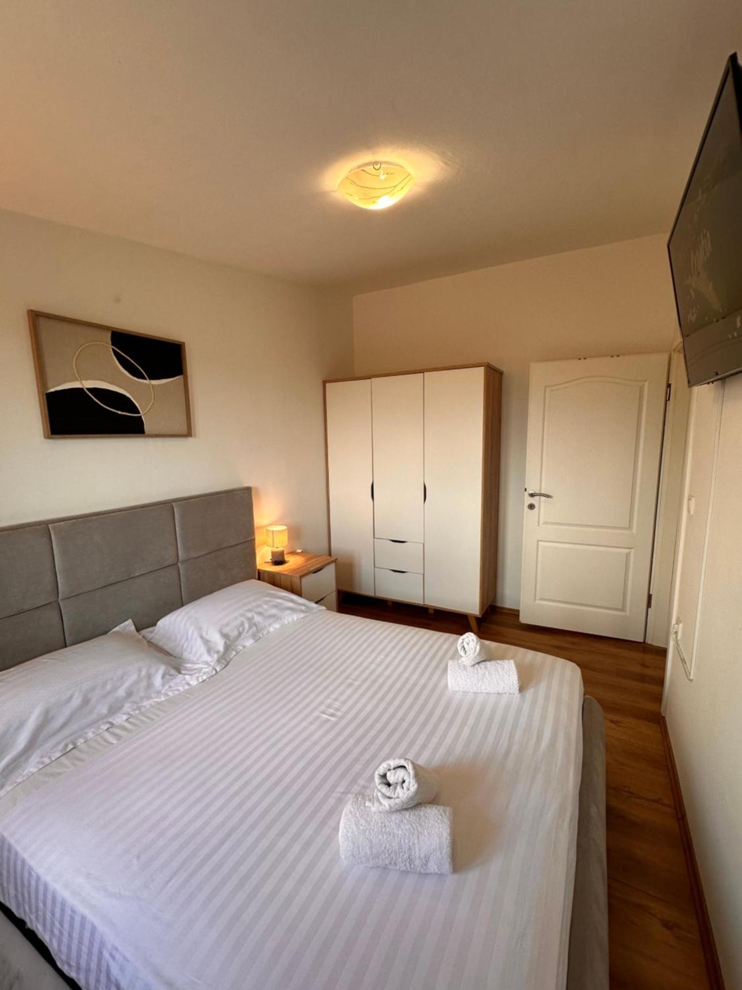 Apartments Roko Pridraga Экстерьер фото